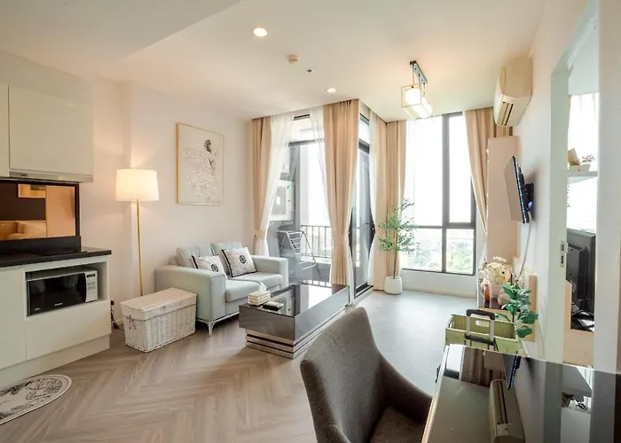 Luxury In The Heart Of Thonglor With A Rooftop Bar *
